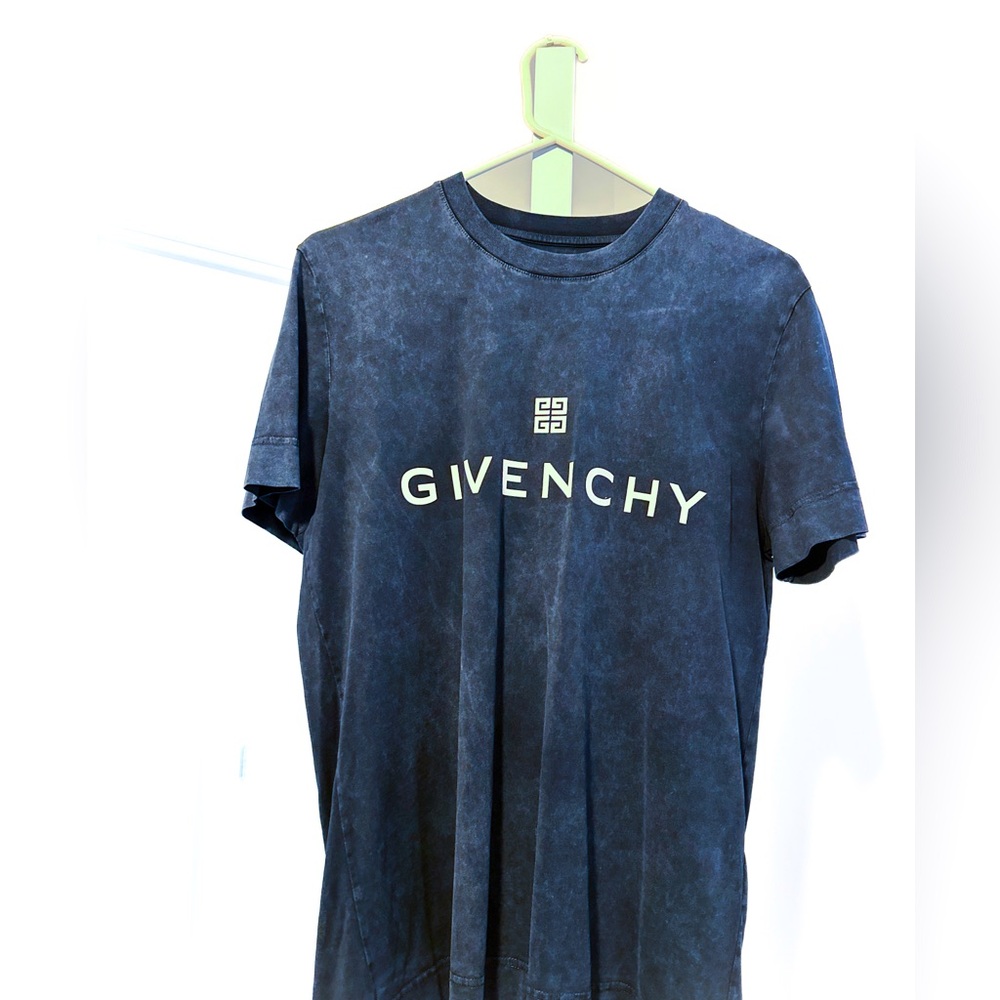 Givenchy T-shirt